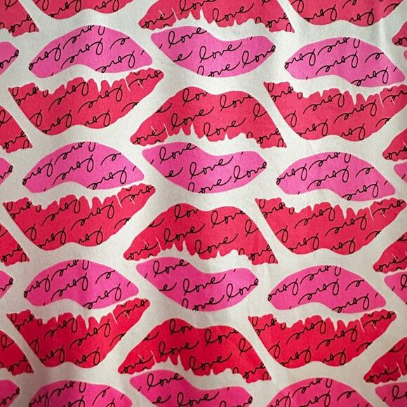 Satin Victoria's Secret Dream Angels lips print red pink sleep-shirt size small - Picture 4 of 5